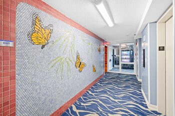 beautiful ocean views 1 block to beach wifi