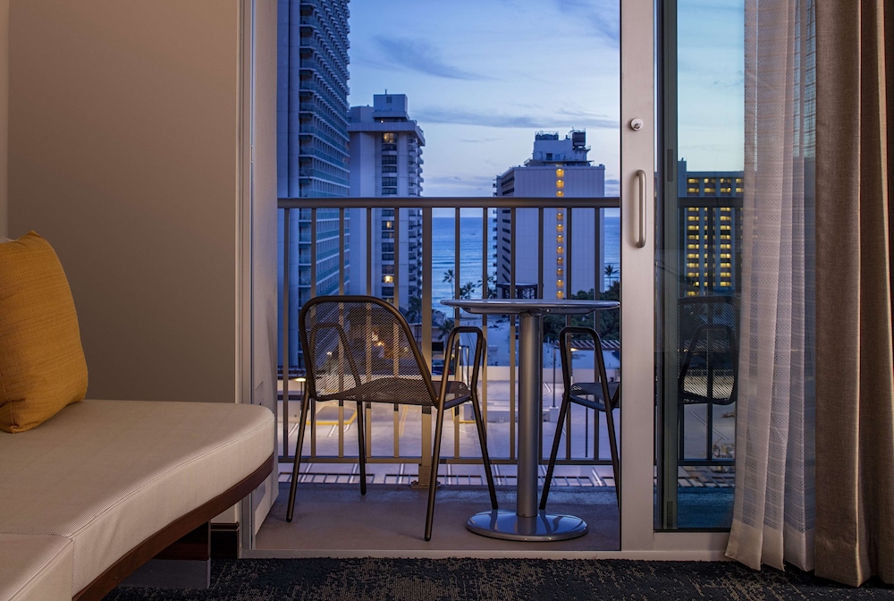hilton garden inn waikiki beach