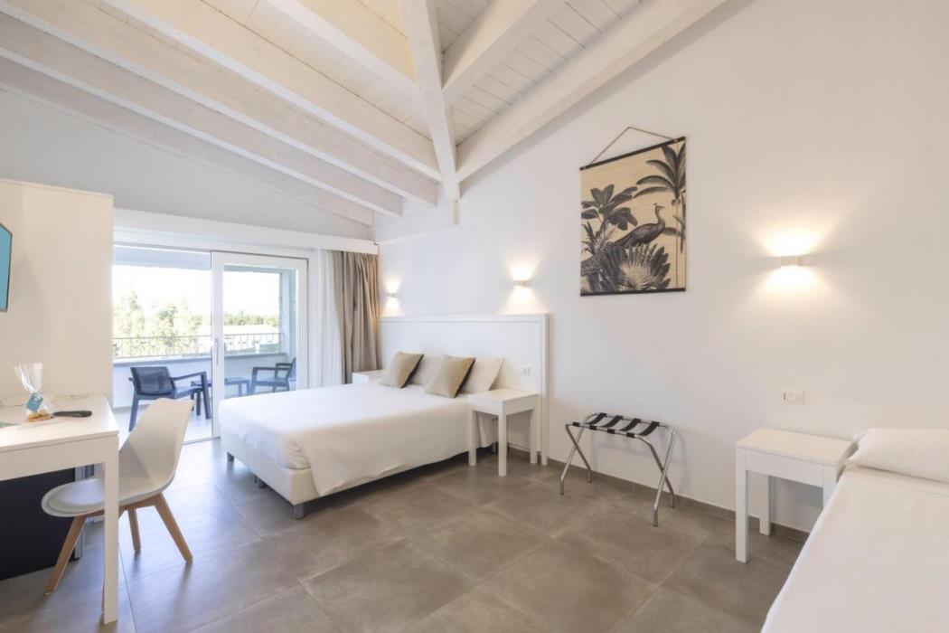 hotel sarena beach