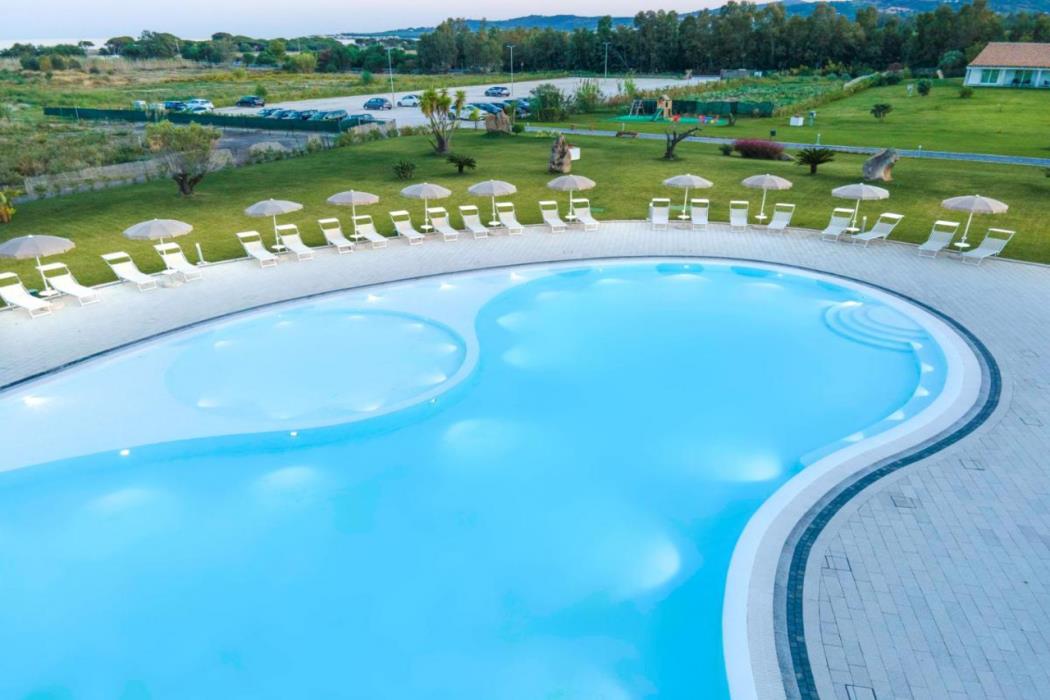 hotel sarena beach