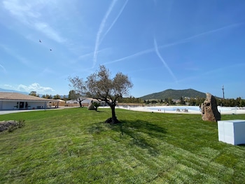 hotel sarena beach