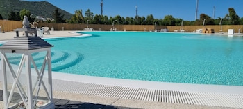 hotel sarena beach
