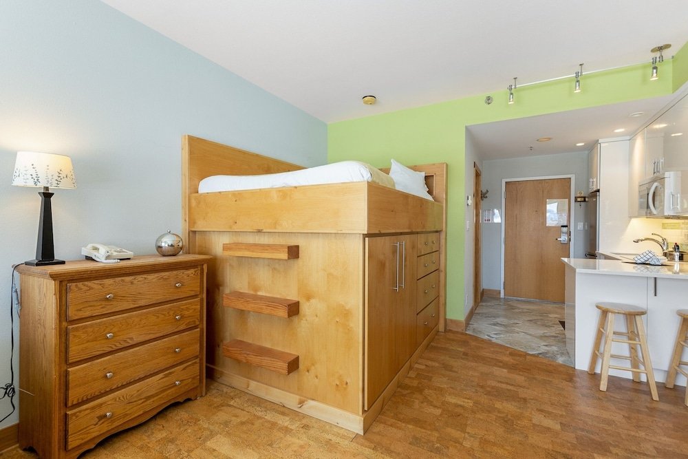 2754 slopeside condo by redawning