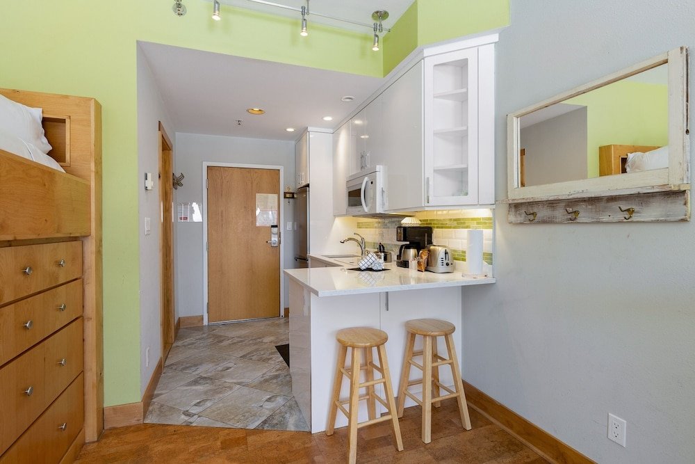 2754 slopeside condo by redawning