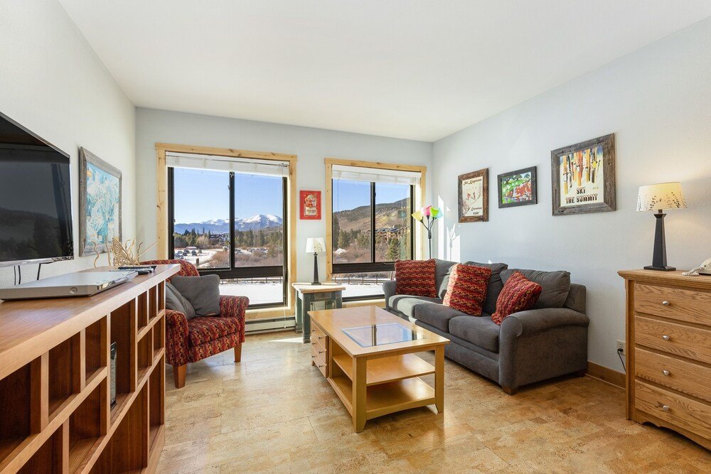 2754 slopeside condo by redawning