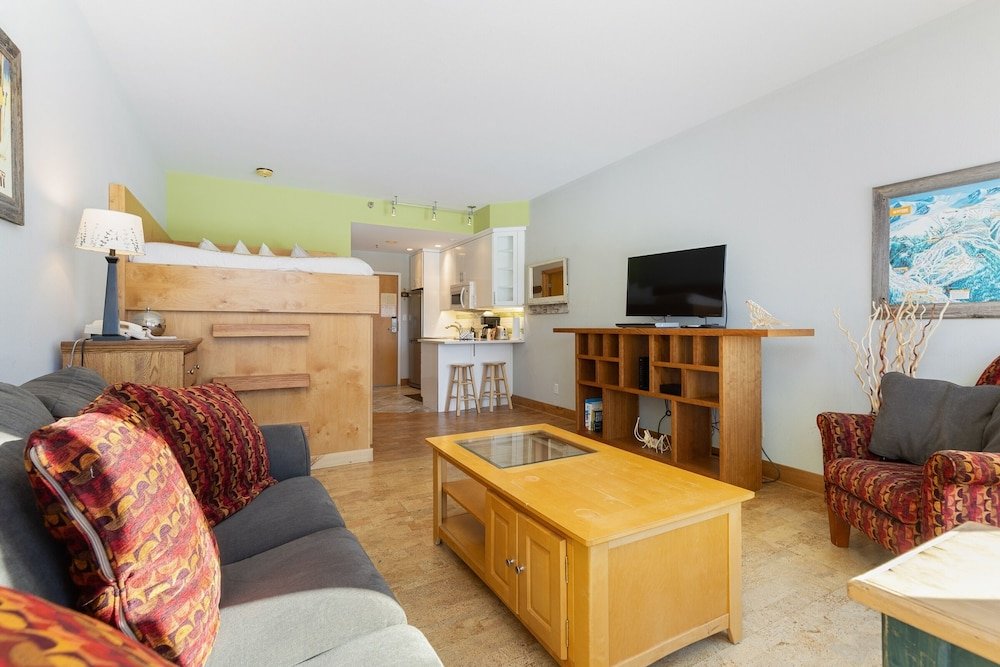2754 slopeside condo by redawning
