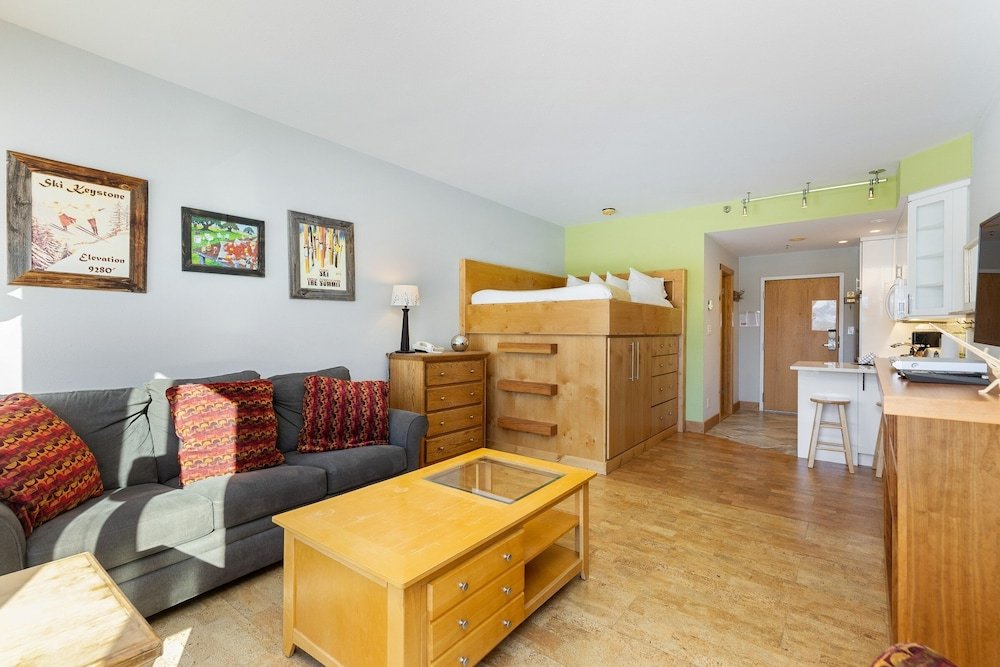 2754 slopeside condo by redawning