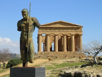 la dolce vita adults only