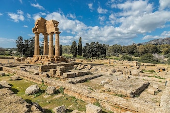 la dolce vita adults only