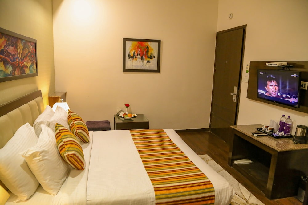 four leaf hotels amritsar