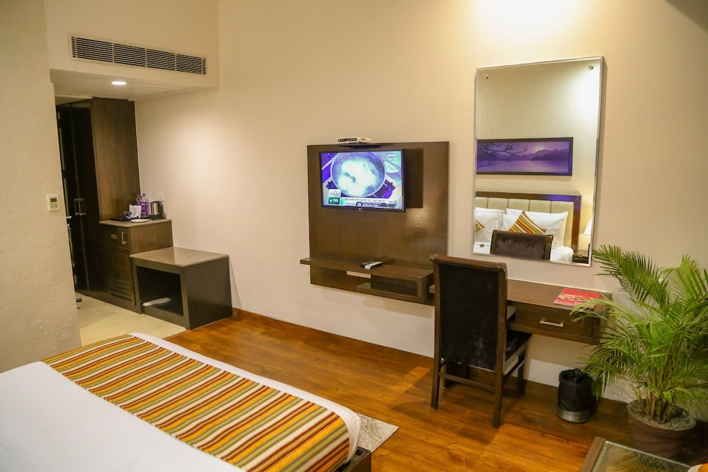 four leaf hotels amritsar
