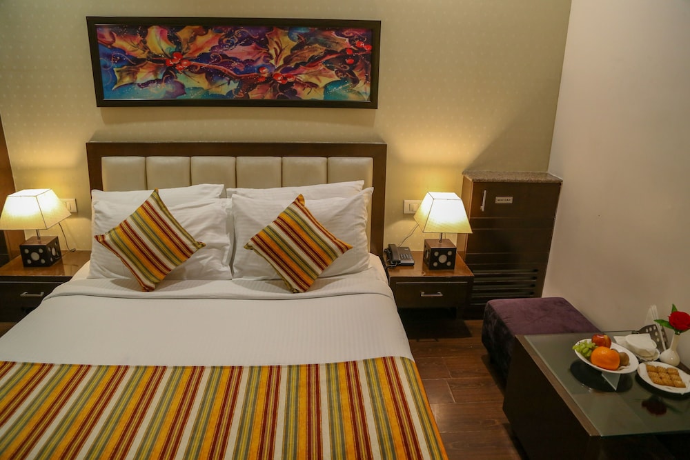 four leaf hotels amritsar