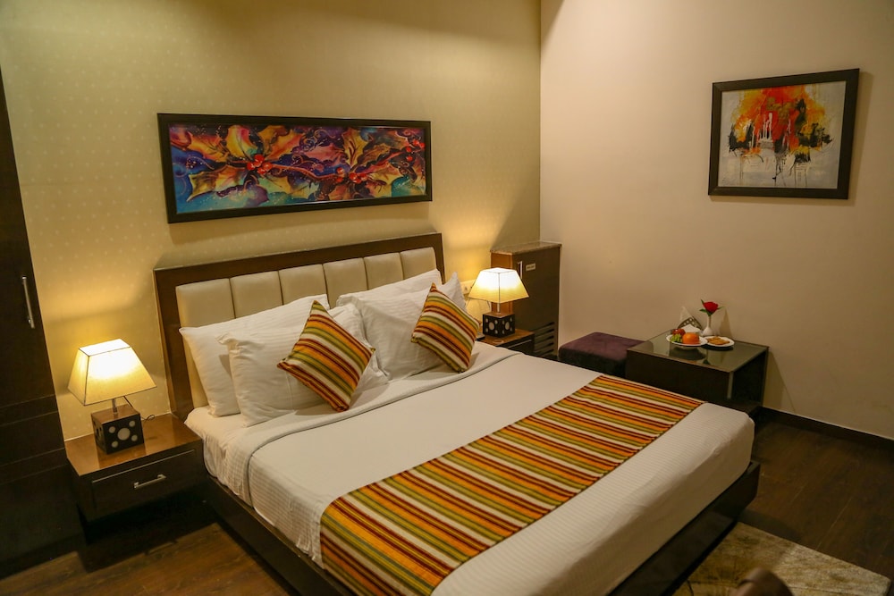 four leaf hotels amritsar