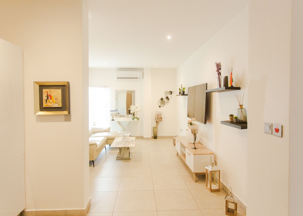 accra luxury apartments at pine court