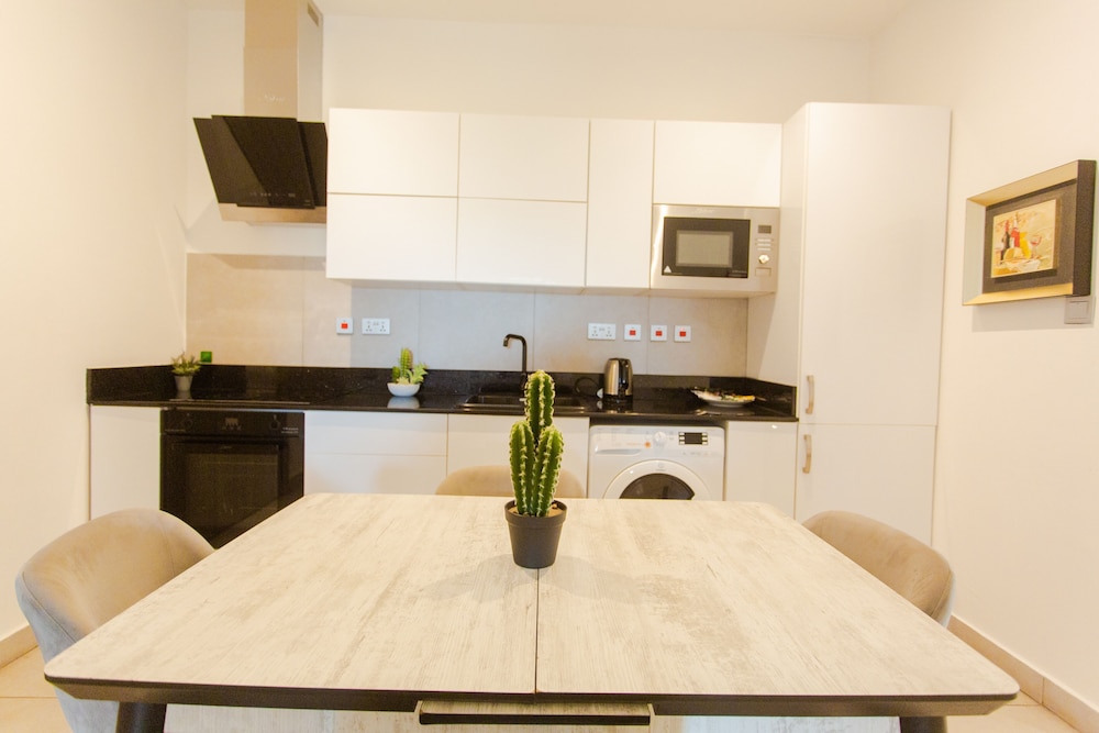 accra luxury apartments at pine court