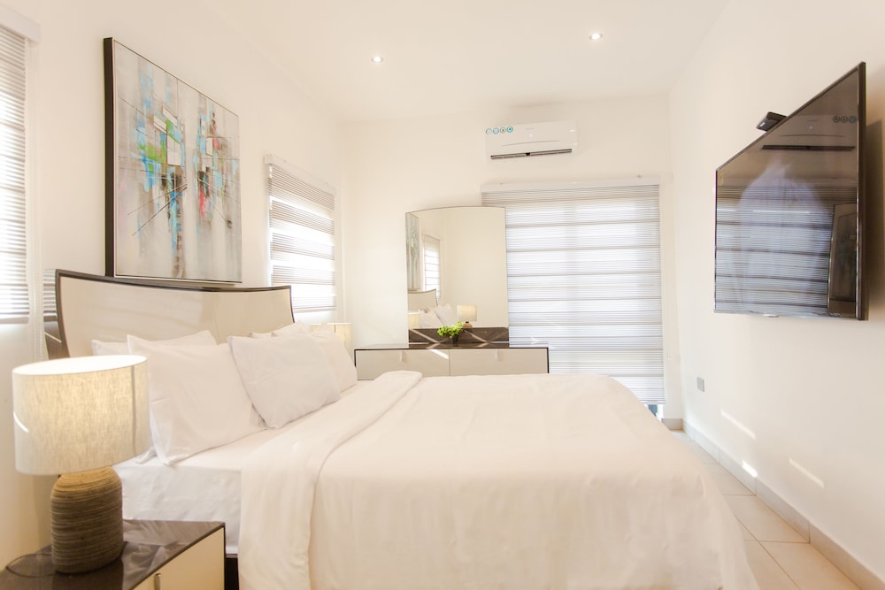 accra luxury apartments at pine court