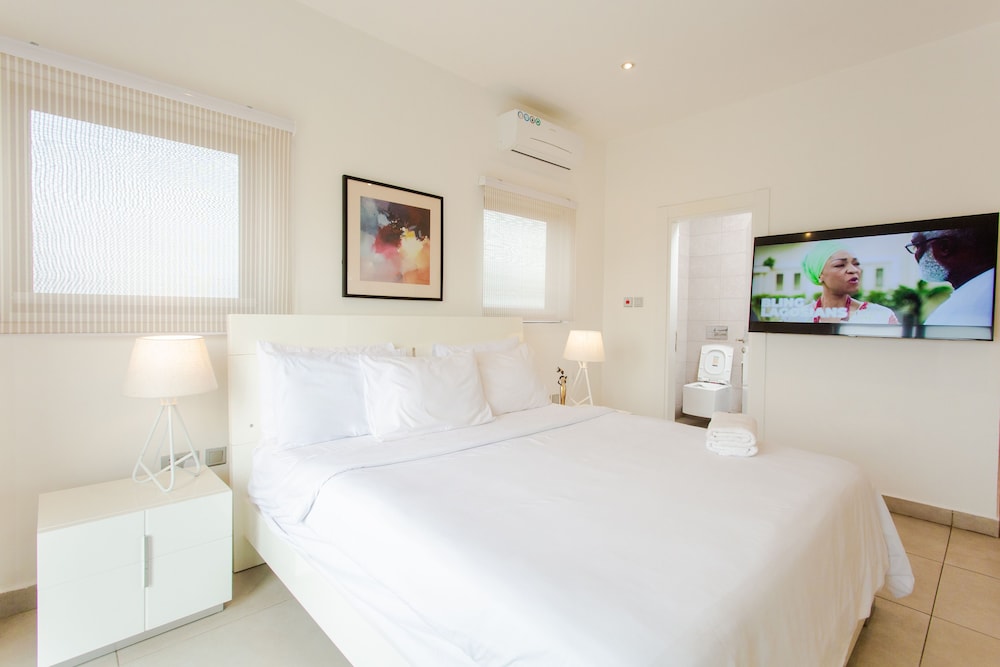 accra luxury apartments at pine court