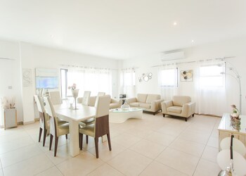 Accra Luxury Apartments At Pine Court,,0 star