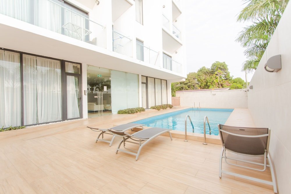 accra luxury apartments at pine court