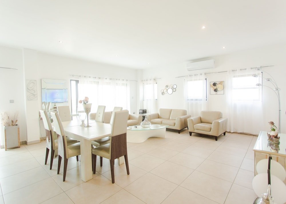 accra luxury apartments at pine court