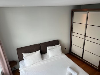 vortex suites klcc by luna