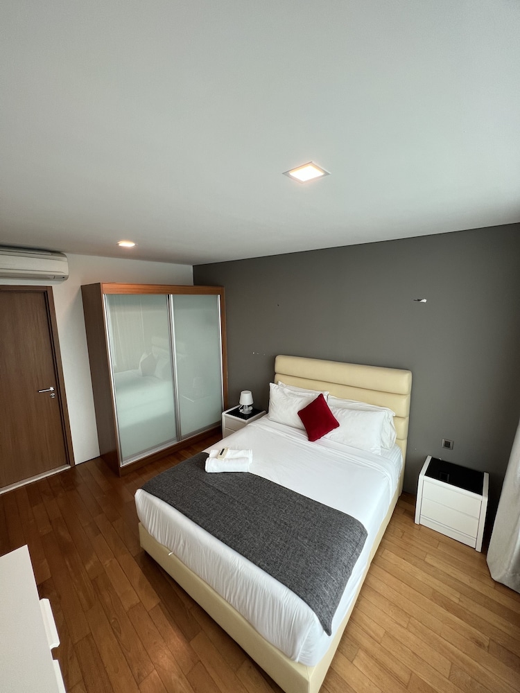 vortex suites klcc by luna