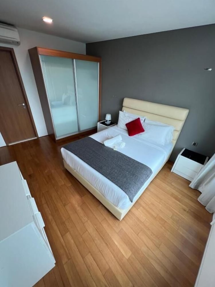 vortex suites klcc by luna