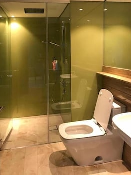 vortex suites klcc by luna