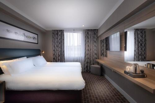 city sleeper at royal national hotel