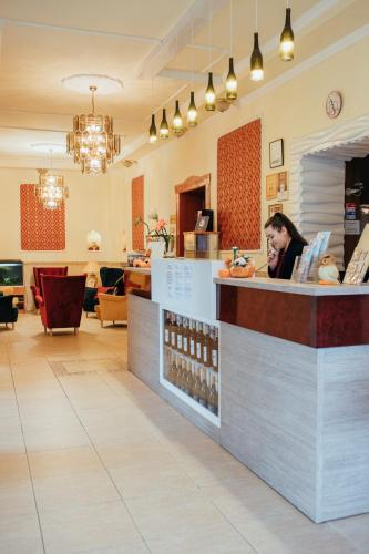 hotel korona eger