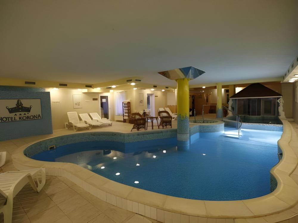 hotel korona eger