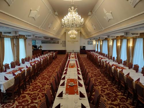 hotel korona eger