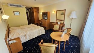 hotel korona eger