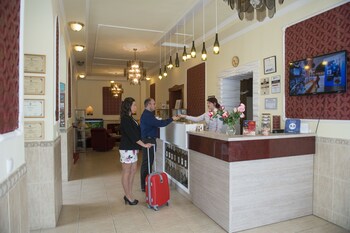 hotel korona eger