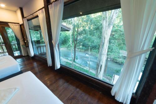 tawan riverside