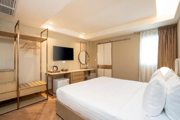 away bangkok riverside kene