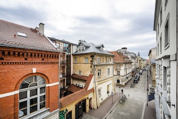 hotel h12