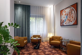 hotel h12