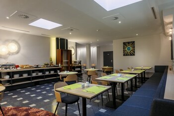 hotel h12