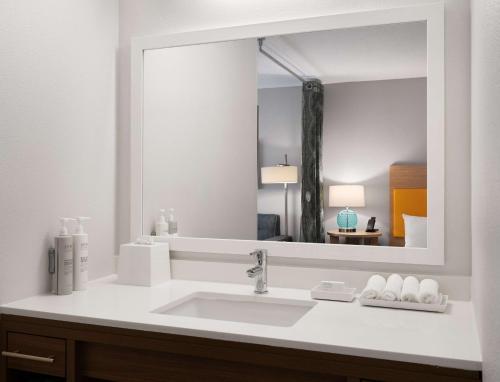home2 suites by hilton indianapolis keystone crossing