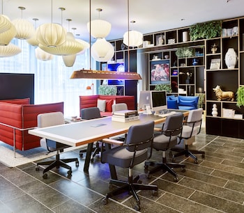 citizenm london victoria station