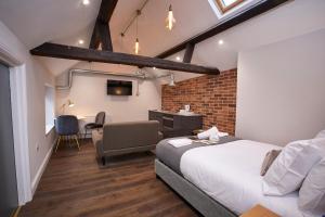 three cranes boutique hotel