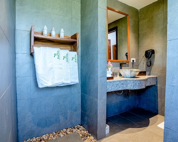 rivertree villa and resort