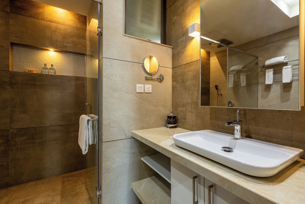 ama stays and trails sherlys ente kumbalanghi kochi