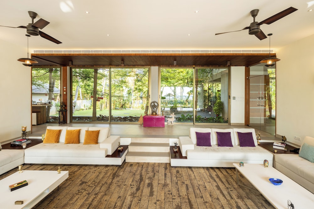 ama stays and trails sherlys ente kumbalanghi kochi