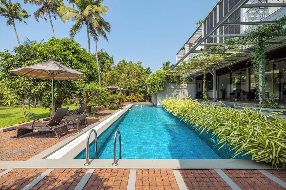 ama stays and trails sherlys ente kumbalanghi kochi