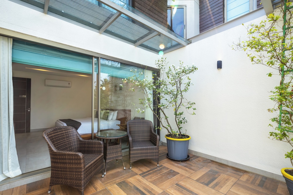 ama stays and trails sherlys ente kumbalanghi kochi