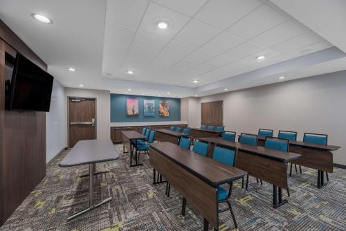 hampton inn williams