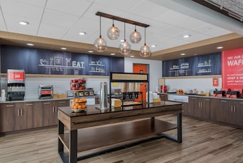 hampton inn williams