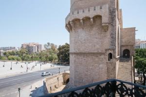 hotel puerta serranos